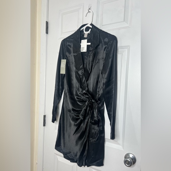 H&M Black Satin Wrap Dress - Picture 4 of 10